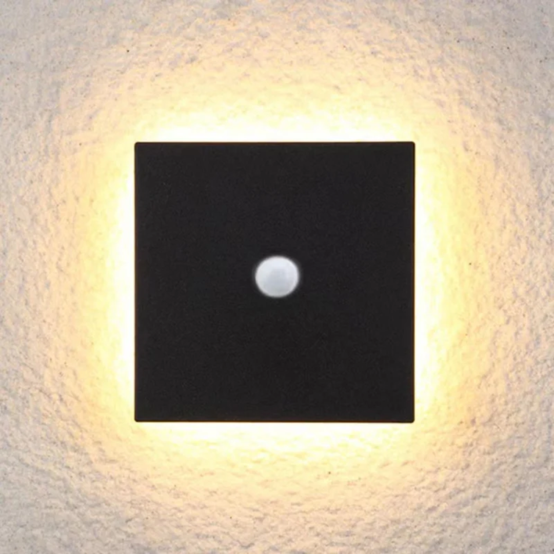ZenithGlow - Sleek LED Wall Lamp for Modern Interiors
