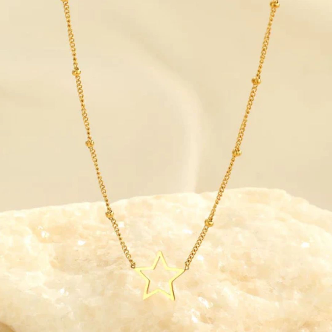 StarGlow Necklace – Elegant and Timeless Chain