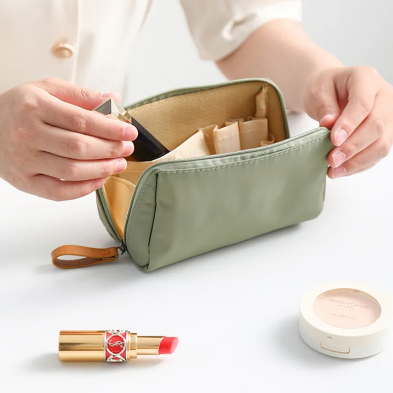 TravelOrganizer – Luxurious Travel Case for Efficient Storage