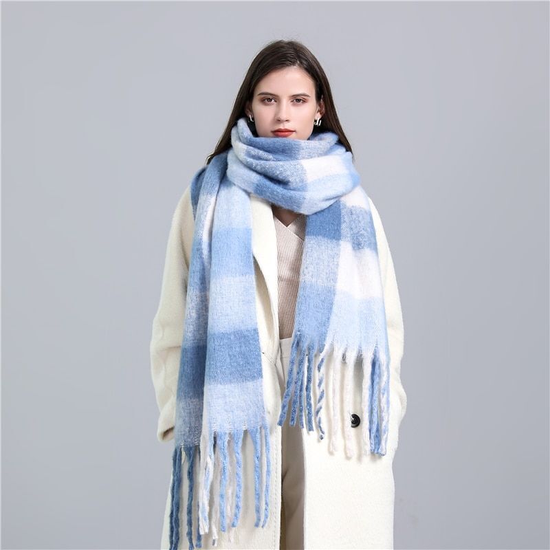 CosyPlaid Scarf – Warm, Trendy Winter Style