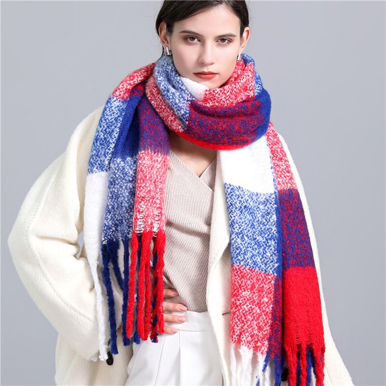 CosyPlaid Scarf – Warm, Trendy Winter Style