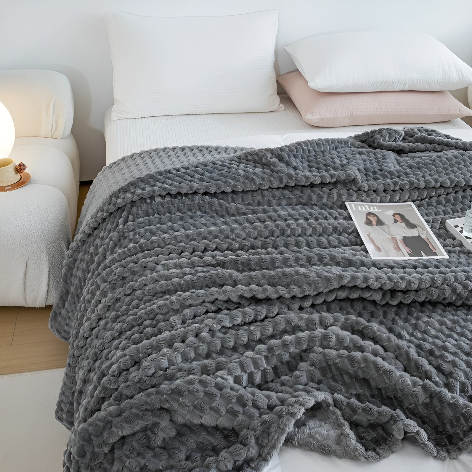 WarmHaven Throw - Luxurious Microfleece Throw for Ultimate Comfort and Style