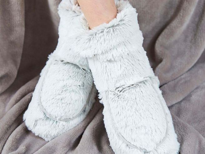 CozySteps – Luxurious Slippers for Winter Comfort