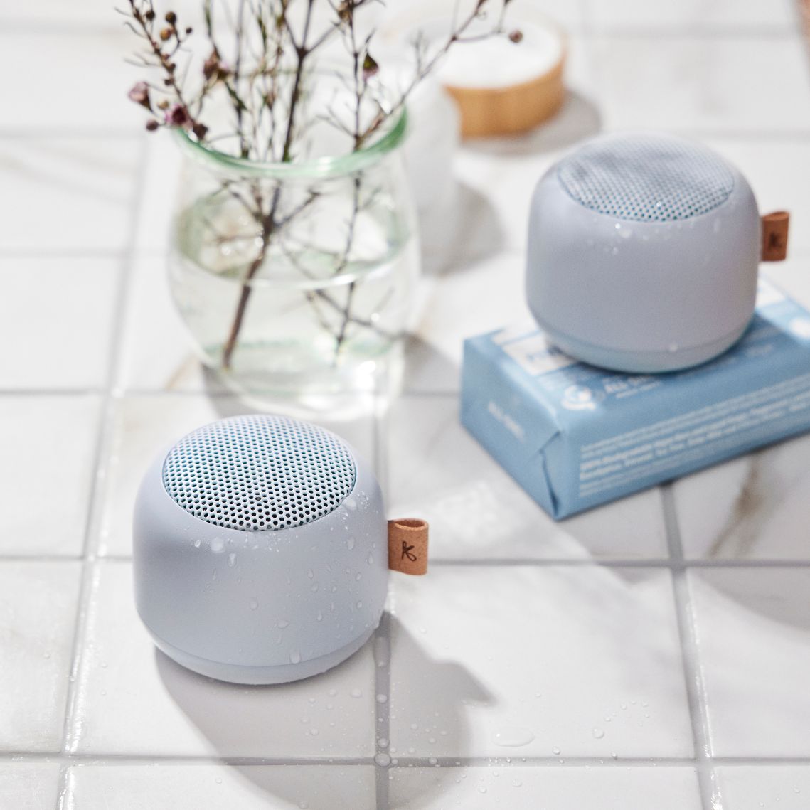 AquaBeats – Waterproof Bluetooth Bathroom Light