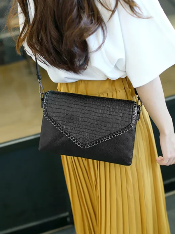 Alexa Clutch – Timeless Elegance in Fashion