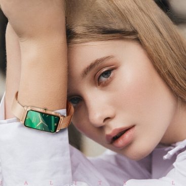 ShineFit - Trendy Health and Connectivity Accessory