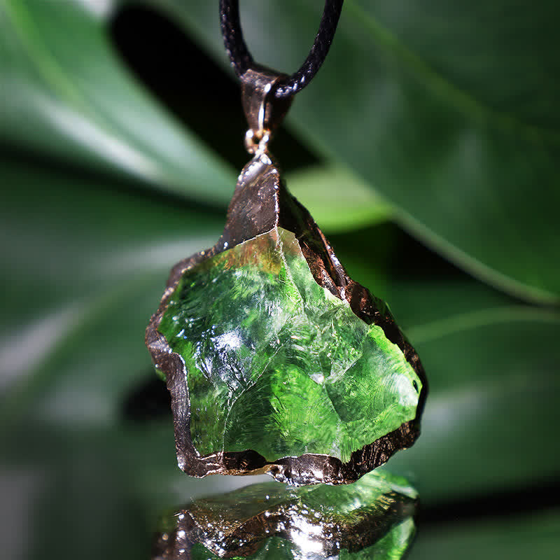 Elegant naturlig moldavit-halsband - Lyra