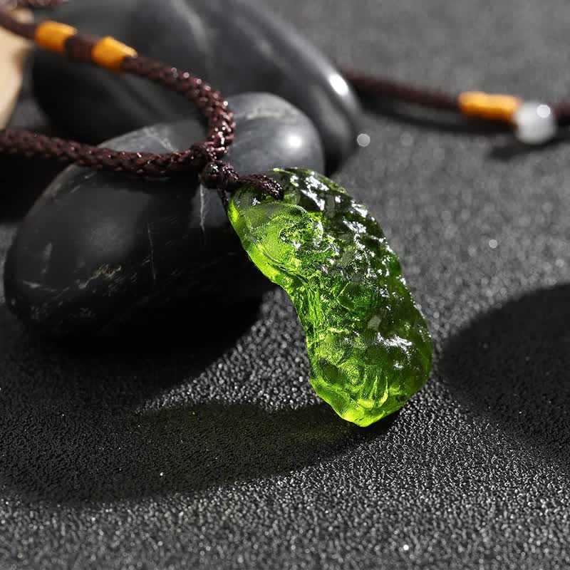 Alina's Captivating Green Moldavite Pendant Necklace for Purification
