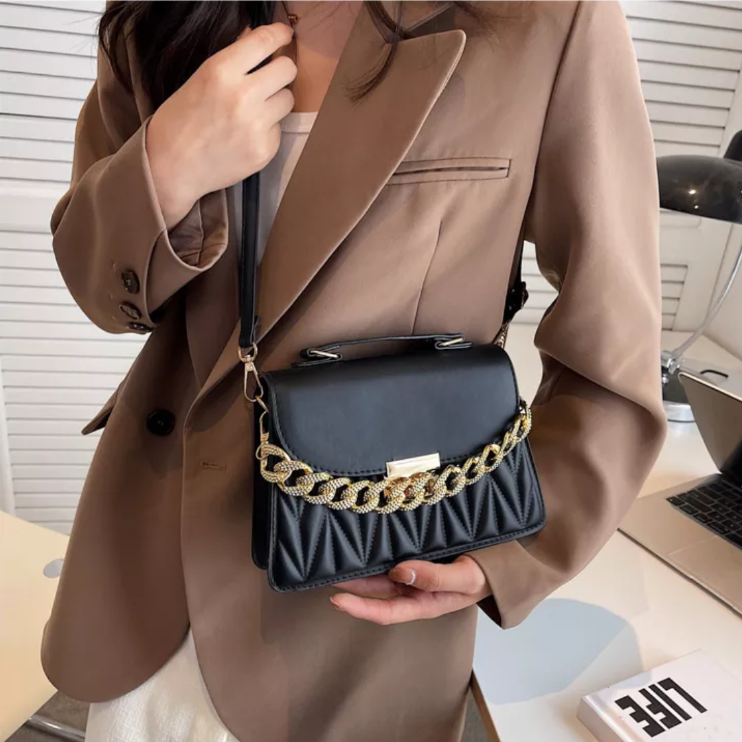 GemmaBag – Elegant Chain Handbag for a Night Out
