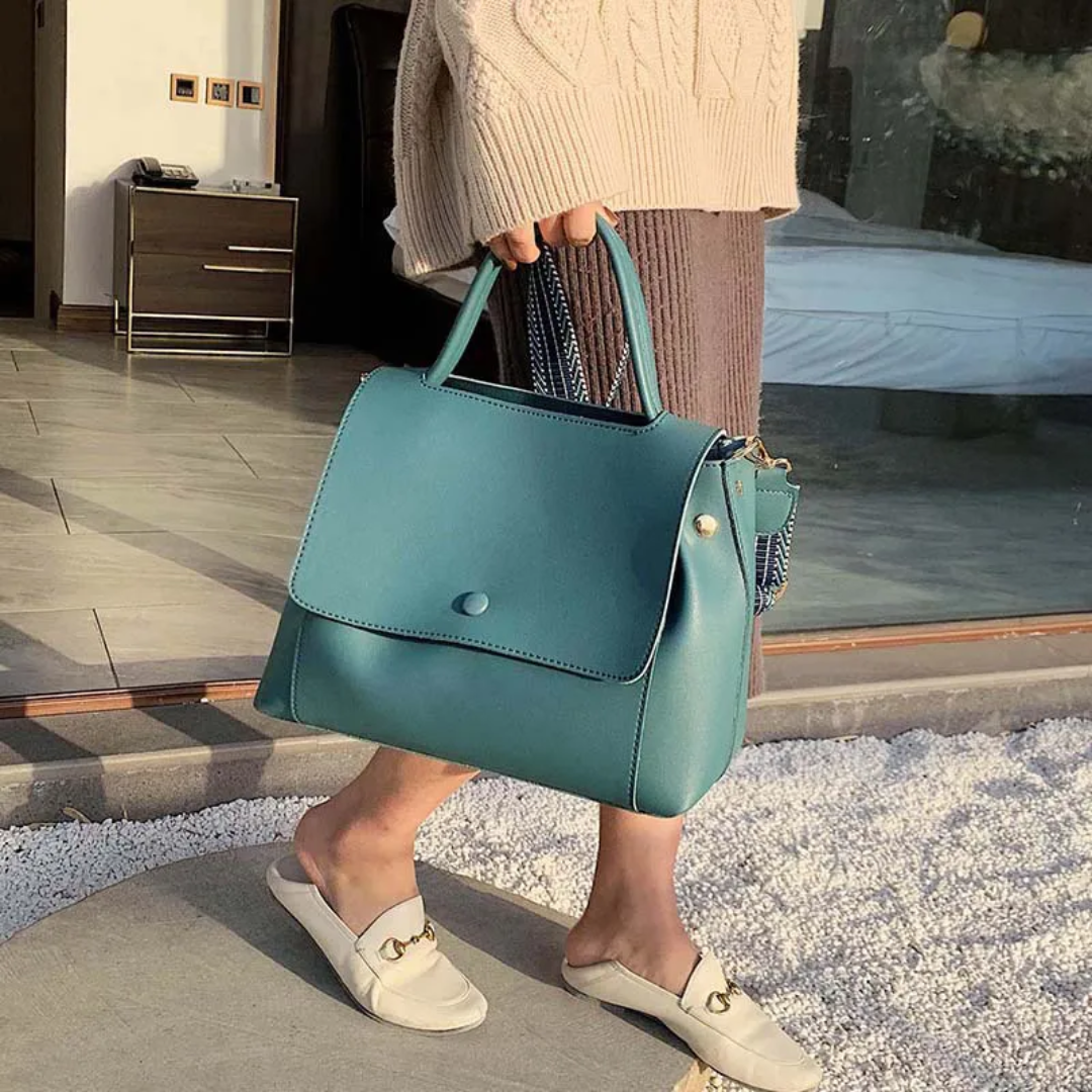 Karen Messenger - Fashionable and Practical Shoulder Bag