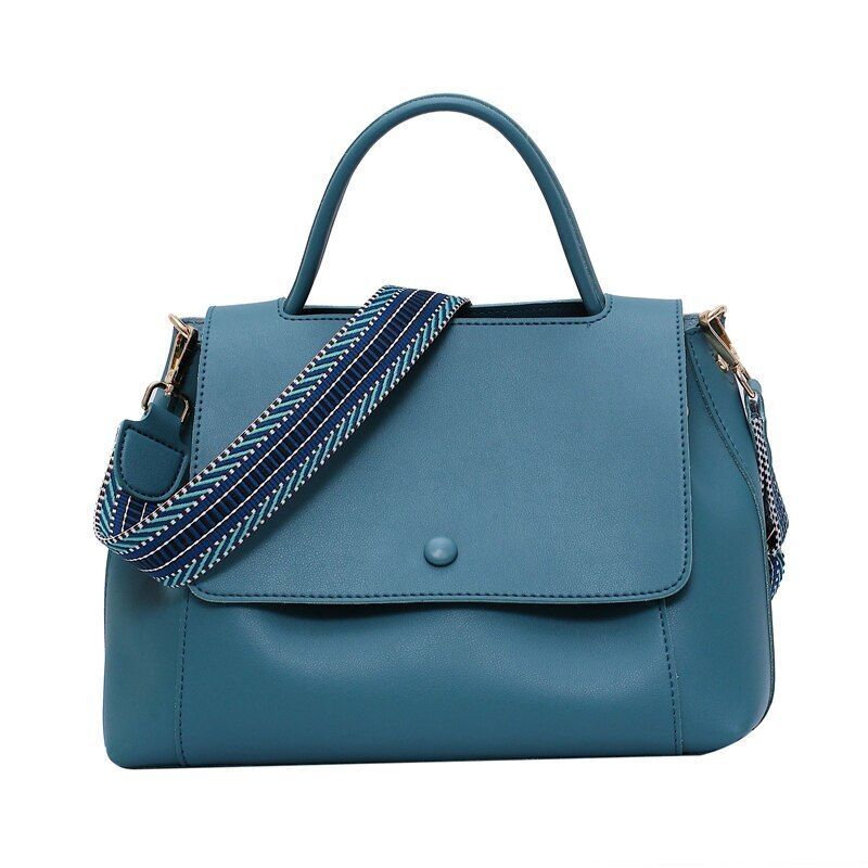 Karen Messenger - Fashionable and Practical Shoulder Bag