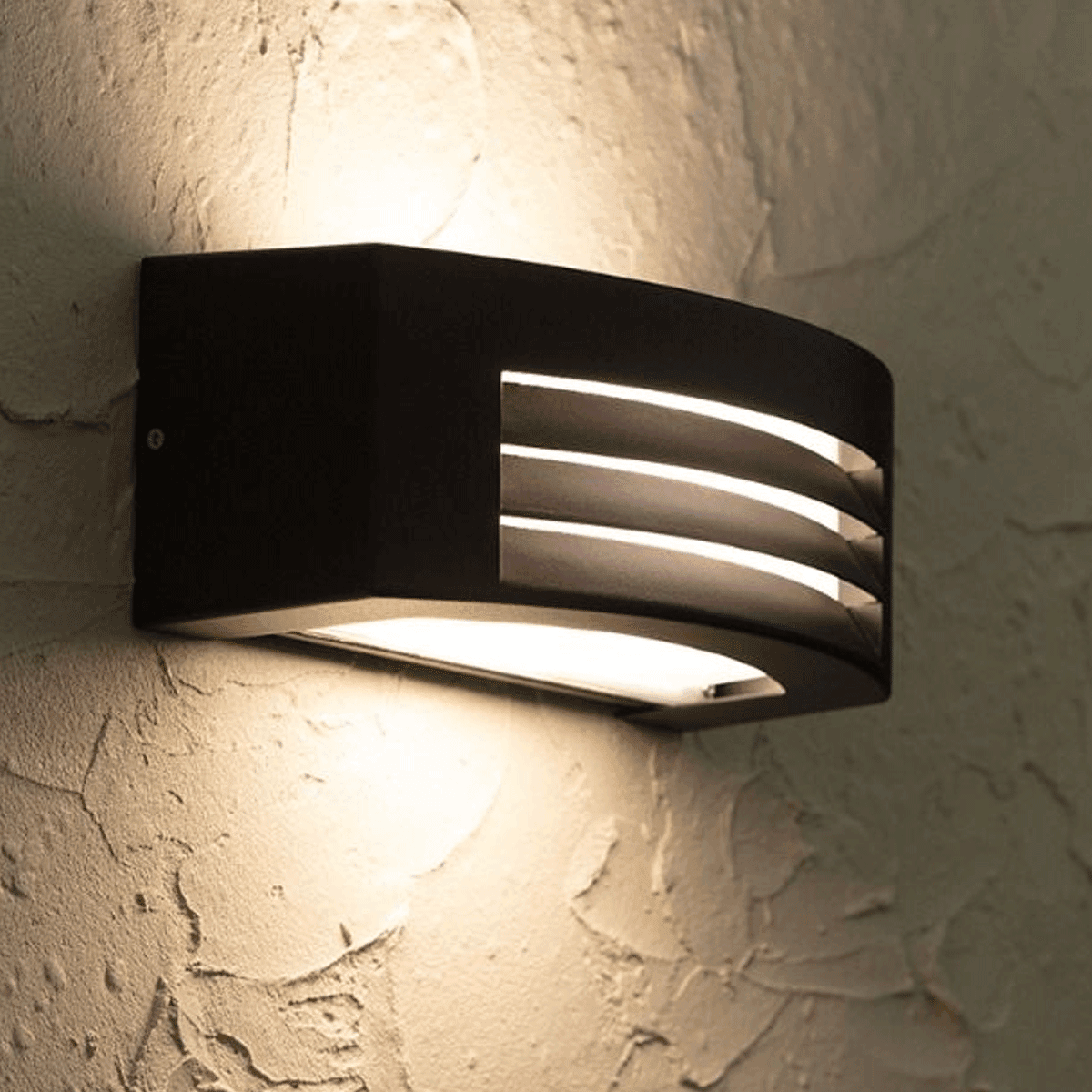 GardaOutdoor Lamp – Stoere Black Wall Lamp IP54