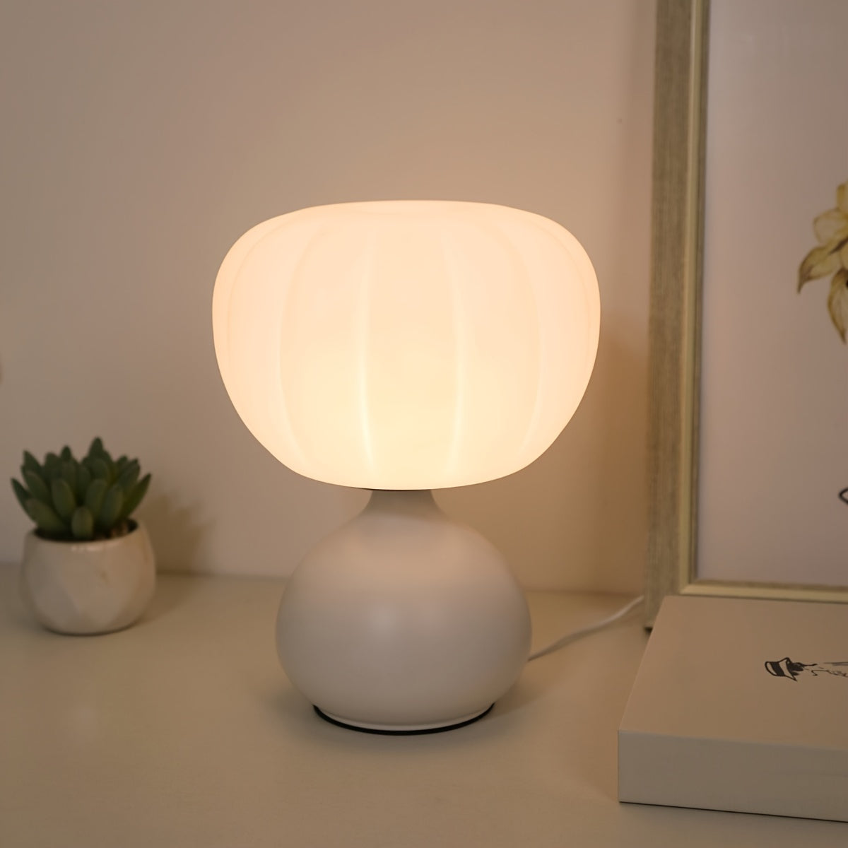 PumpkinGlow Lampa – 3-Färgs LED Bordslampa