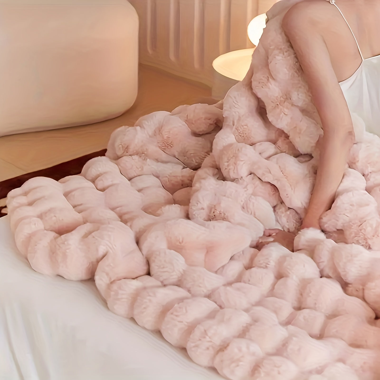 Elegant Rabbit Fleece Blanket - Luxurious and Durable