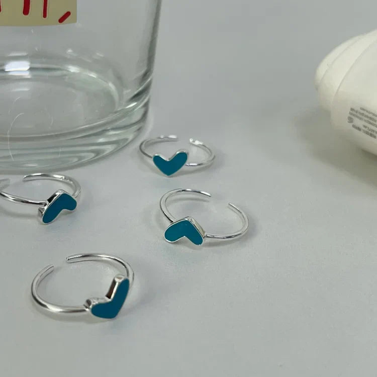 Refined Silver Heart Ring with Captivating Blue Drop – Ameline Collection
