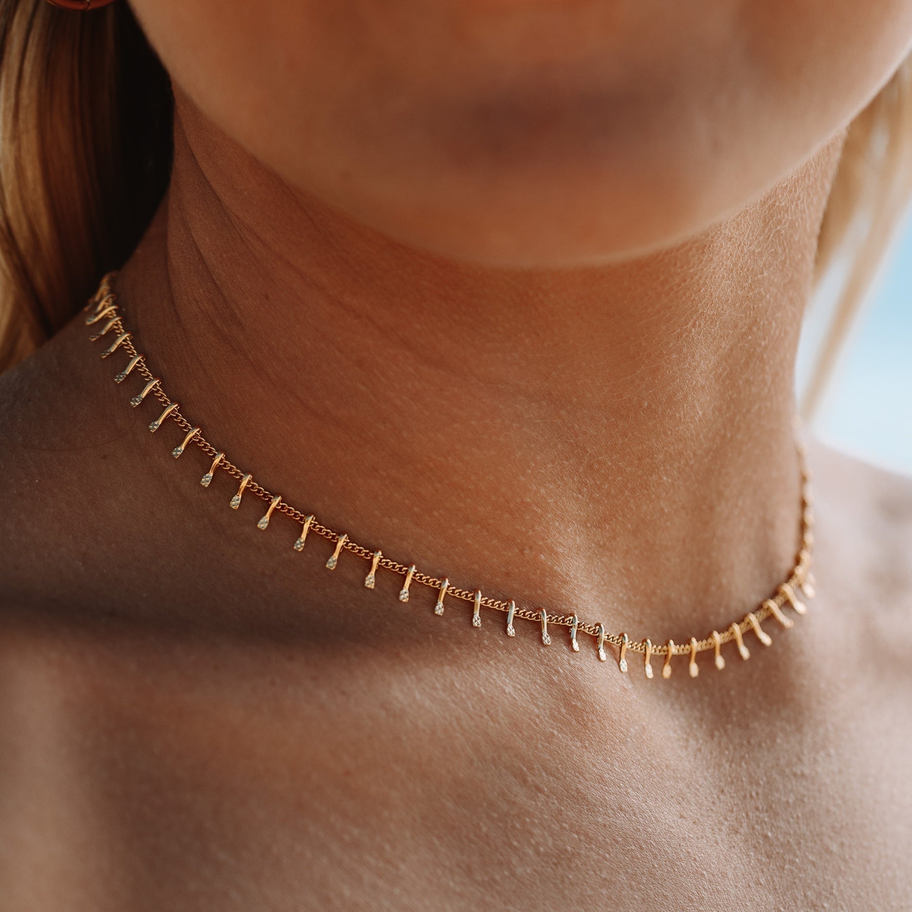Elegant Minimalist Women's Necklace - Antigua