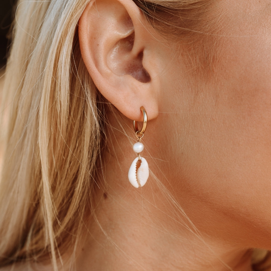 Elegant seashell jewelry - the Elara collection