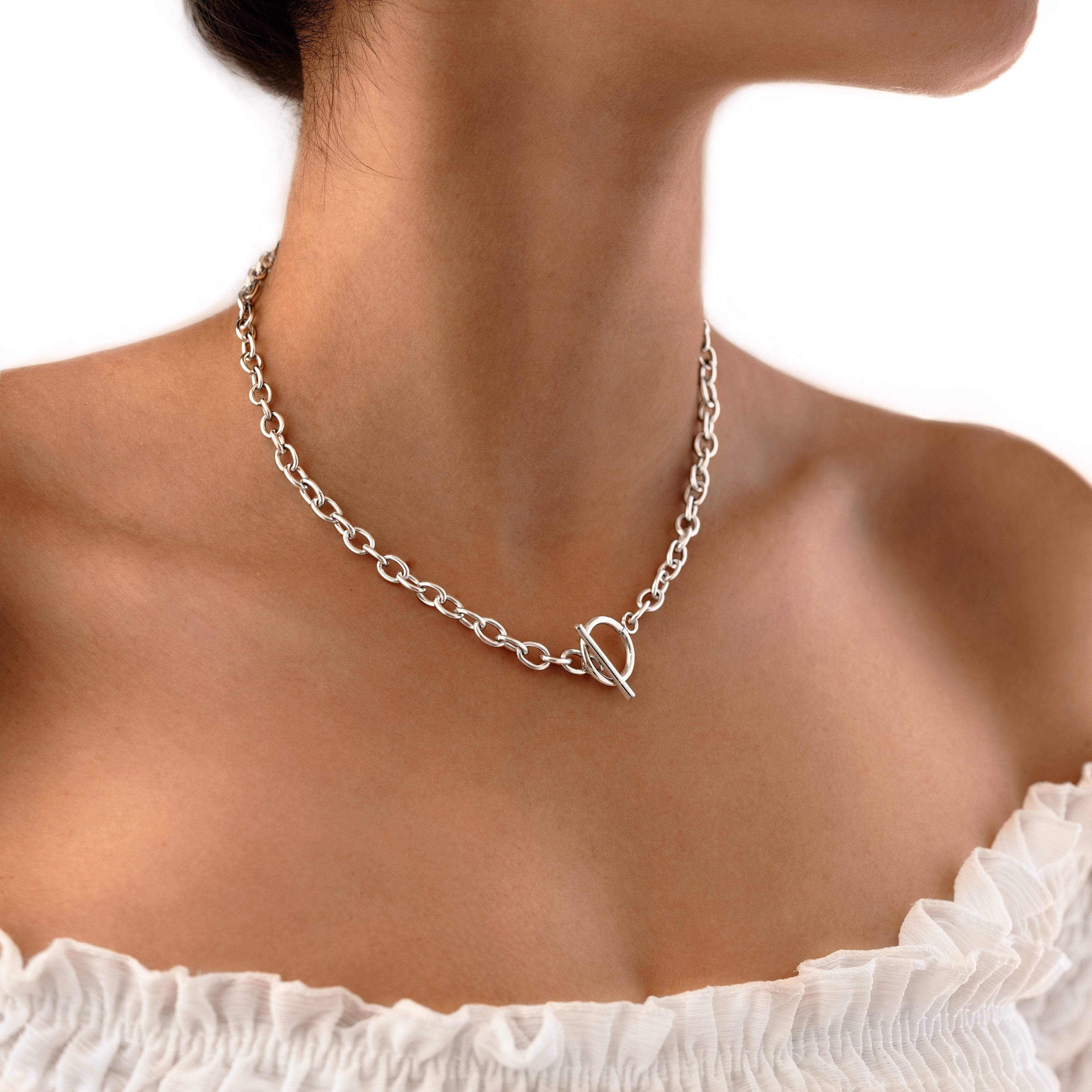 Elegant geometric chain - Noelia