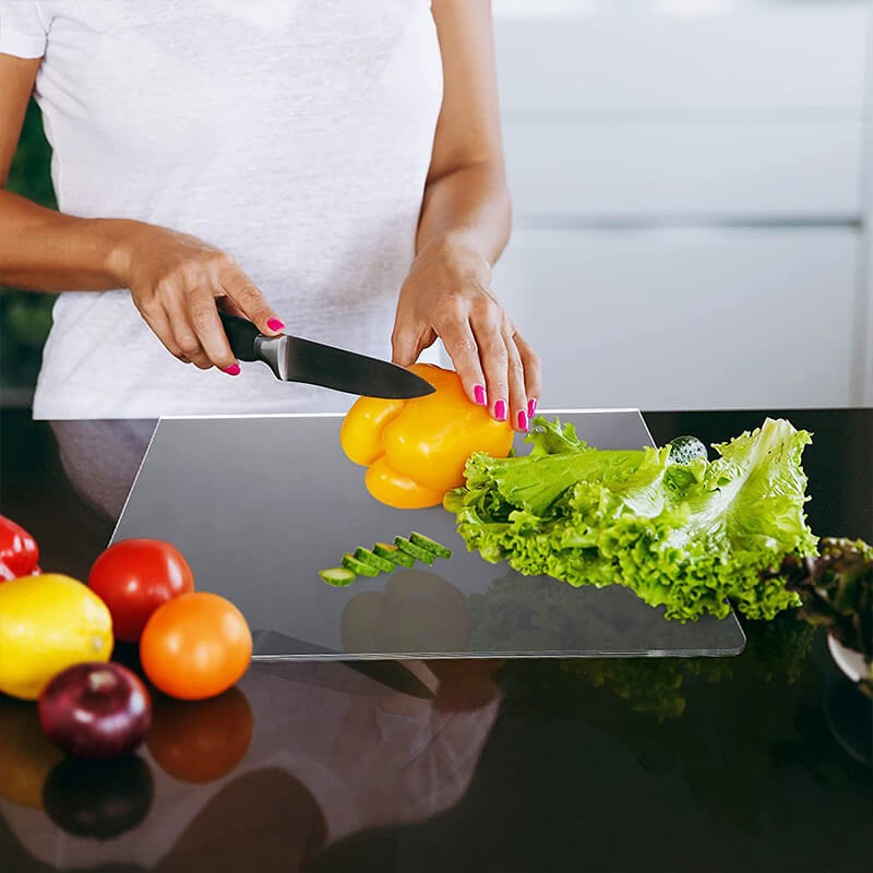SafeCut Board - Stylish and Safe Cutting Board for the Kitchen