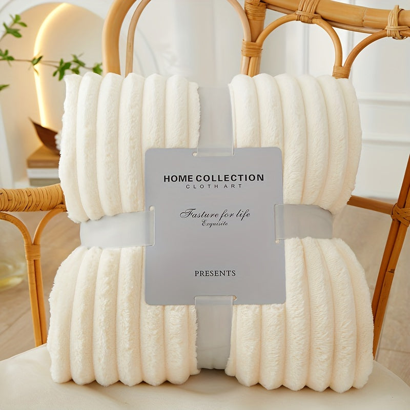Luxe Flannel Polyester Blanket – Ultimate Comfort &amp; Warmth