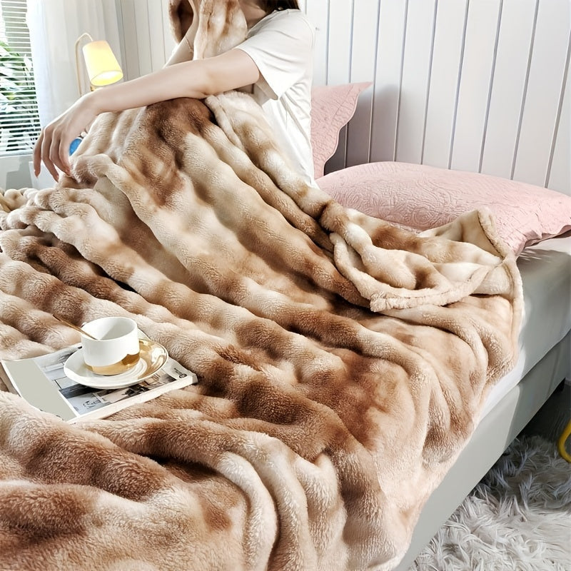 SnuggleFleece – Luxurious Soft Blanket for All Seasons