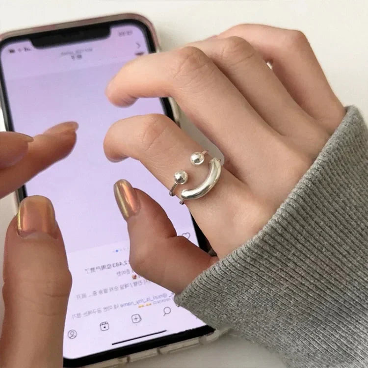 Mila - Adjustable Smile Face Ring
