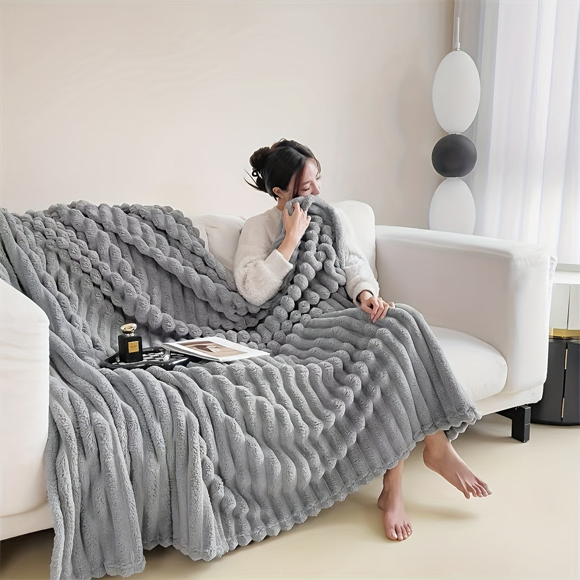 LuxeFleece – Elegant French Style Blanket for Comfort
