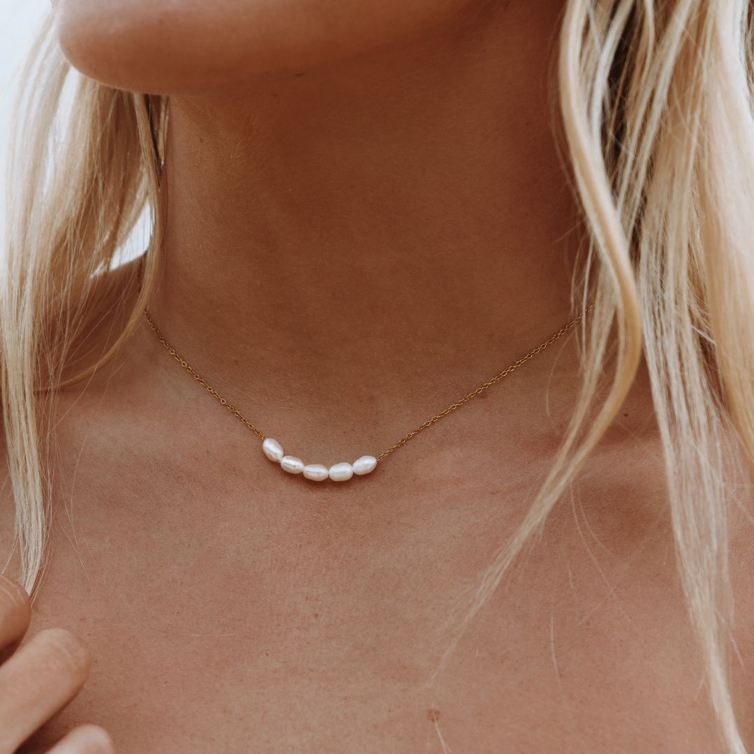 Elegant Celina Necklace with Luxurious Freshwater Pearls 