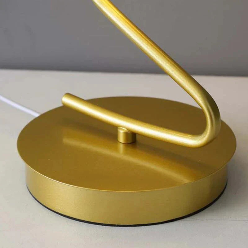 ButterflyLuxe - Elegant LED Bordslampa i Fjärilsdesign