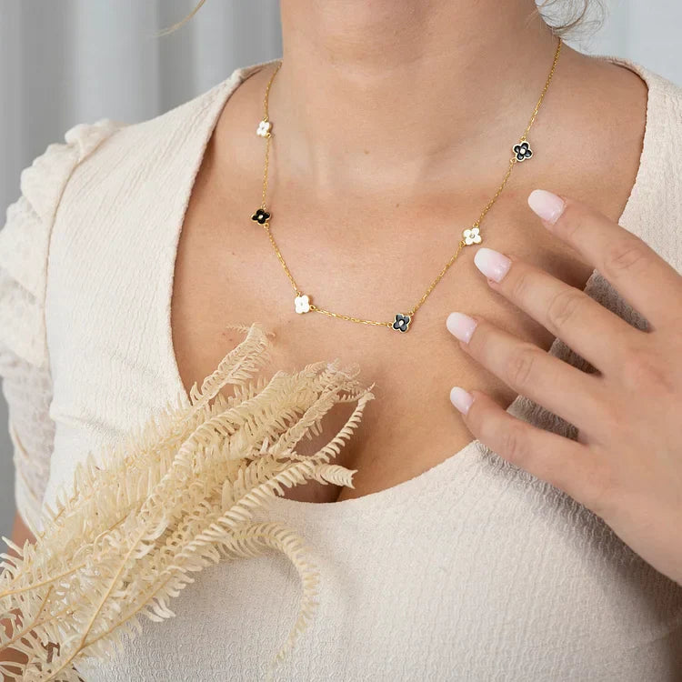 Graceful Flower Pendant Necklace - Lilliane