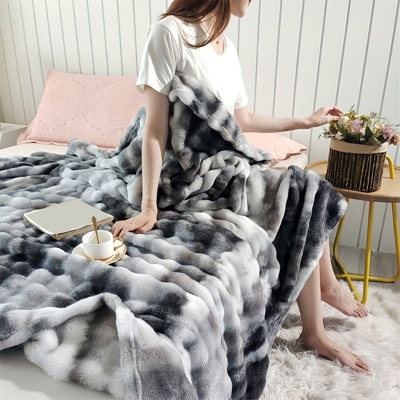 SnuggleFleece – Luxurious Soft Blanket for All Seasons