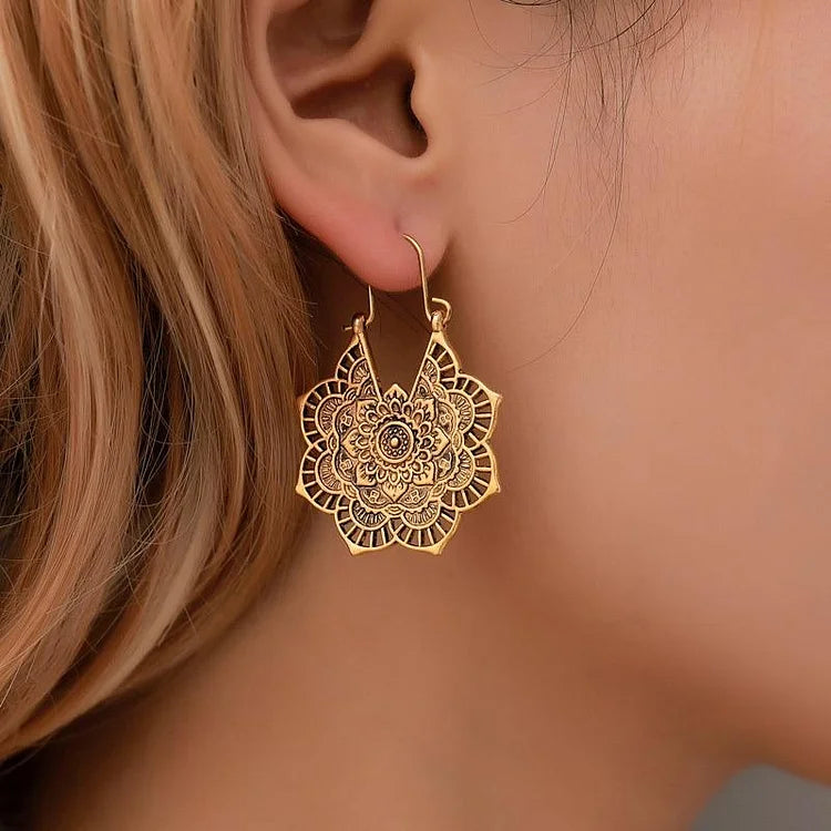 Elegant Isolde Mandala Earrings in Gold and Silver