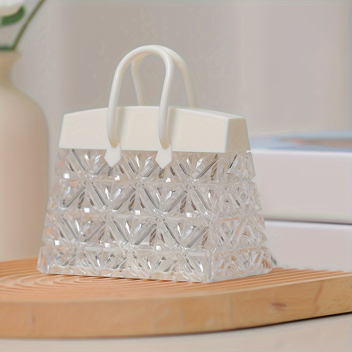 GlowSquare – Luxurious LED Table Lamp with Stylish Finish