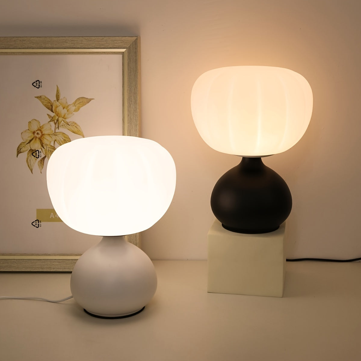 PumpkinGlow Lamp – 3-Color LED Table Lamp