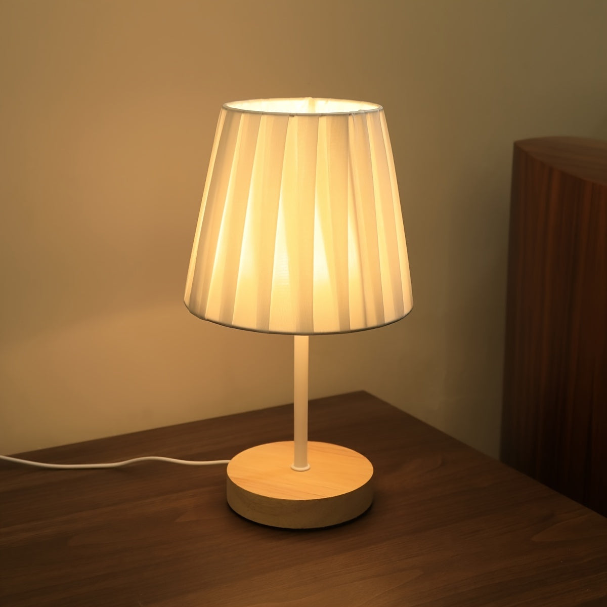 NordicLume - Elegant Trä Bordslampa med USB