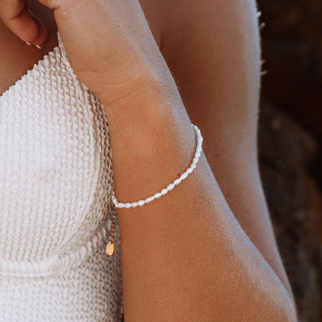 Elegant Bracelet with Beautiful Freshwater Pearls - Marina Collection