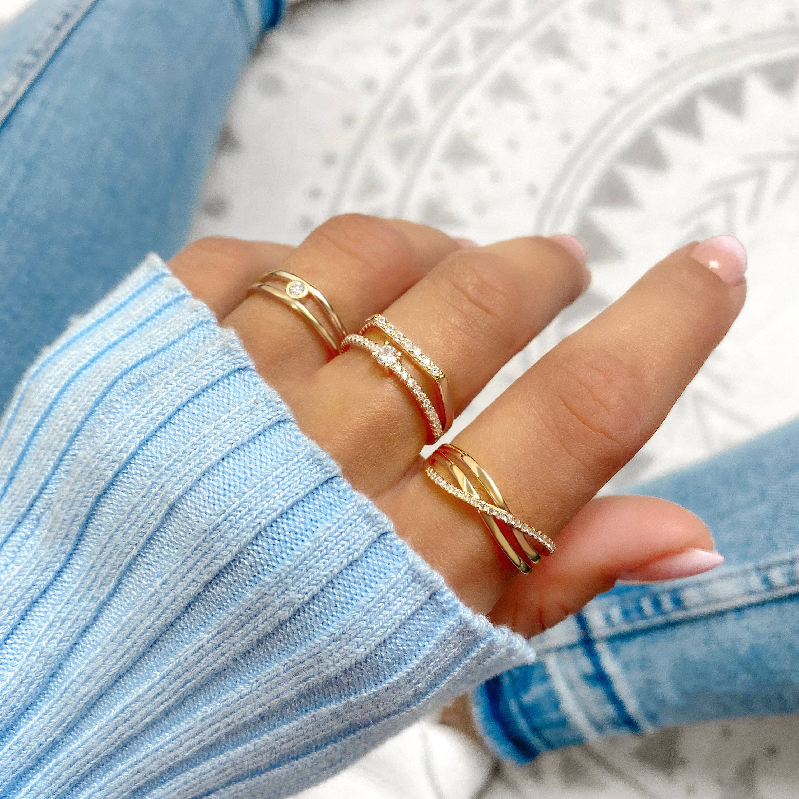 Elegant Sienna Ring with Dazzling Zirconia Stones 