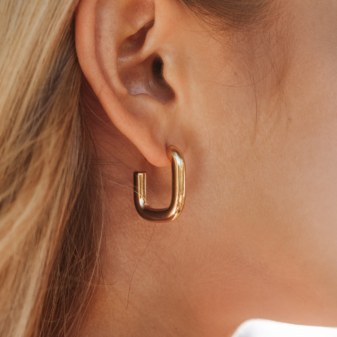 Elegant Naxos Earrings for a Refined Look