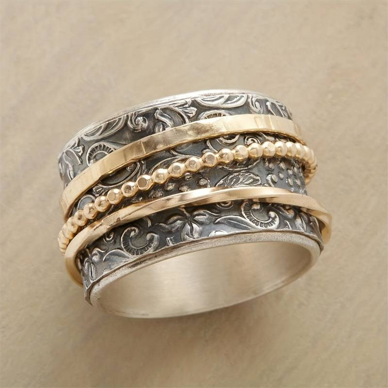 Elvira: Elegant Antique Ring in Gold and Silver