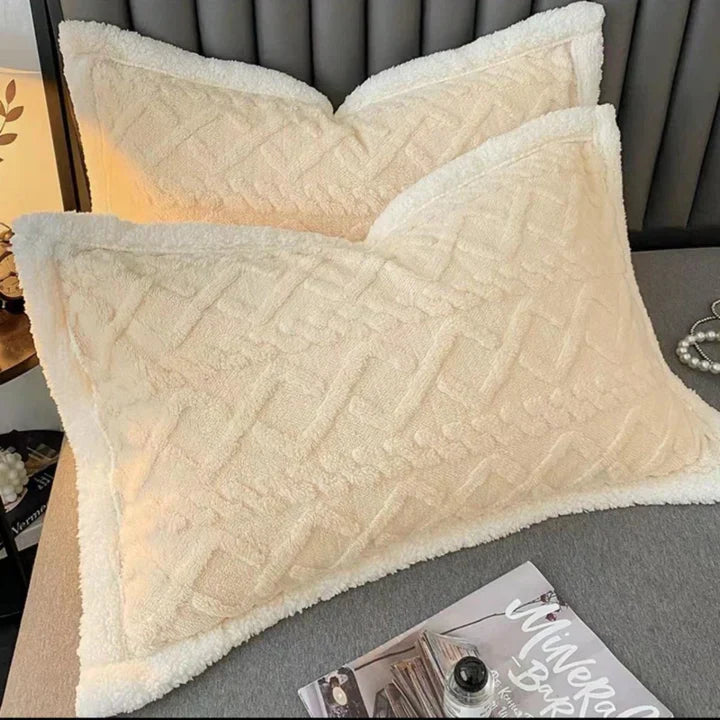 LuxeLoom Duvet - Luxurious Fleece Duvet for Ultimate Warmth and Comfort