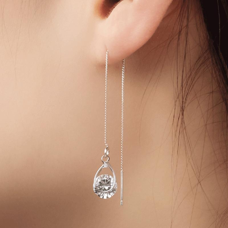 Isalyn – Elegant Long Rhinestone Drop Earrings