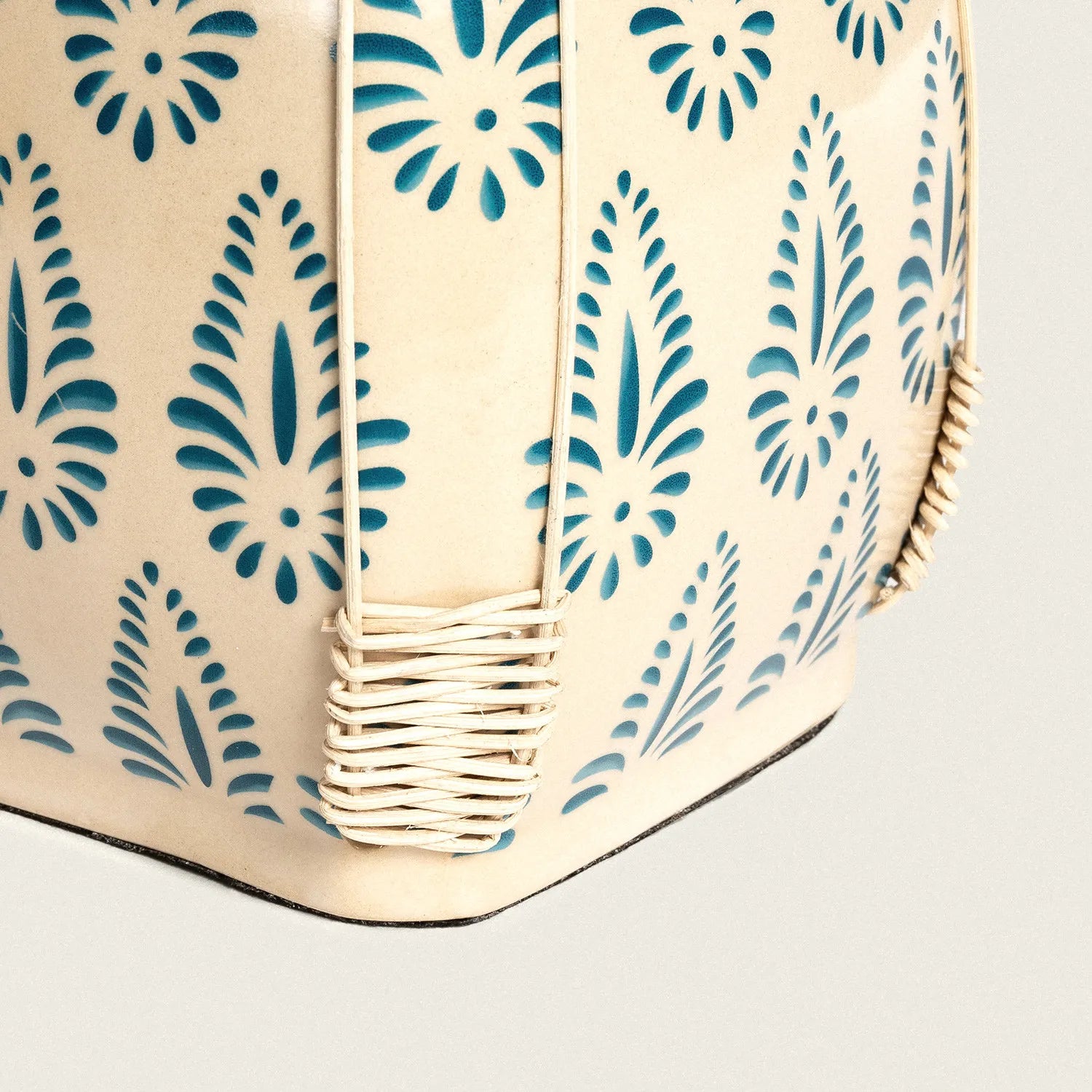 Luxora - Stylish Ceramic Table Lamp for a Cozy Atmosphere in the Home