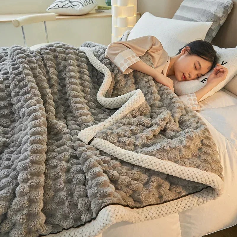 Velvet Tortoiseshell Throw - Luxurious Blankets for Fall and Winter