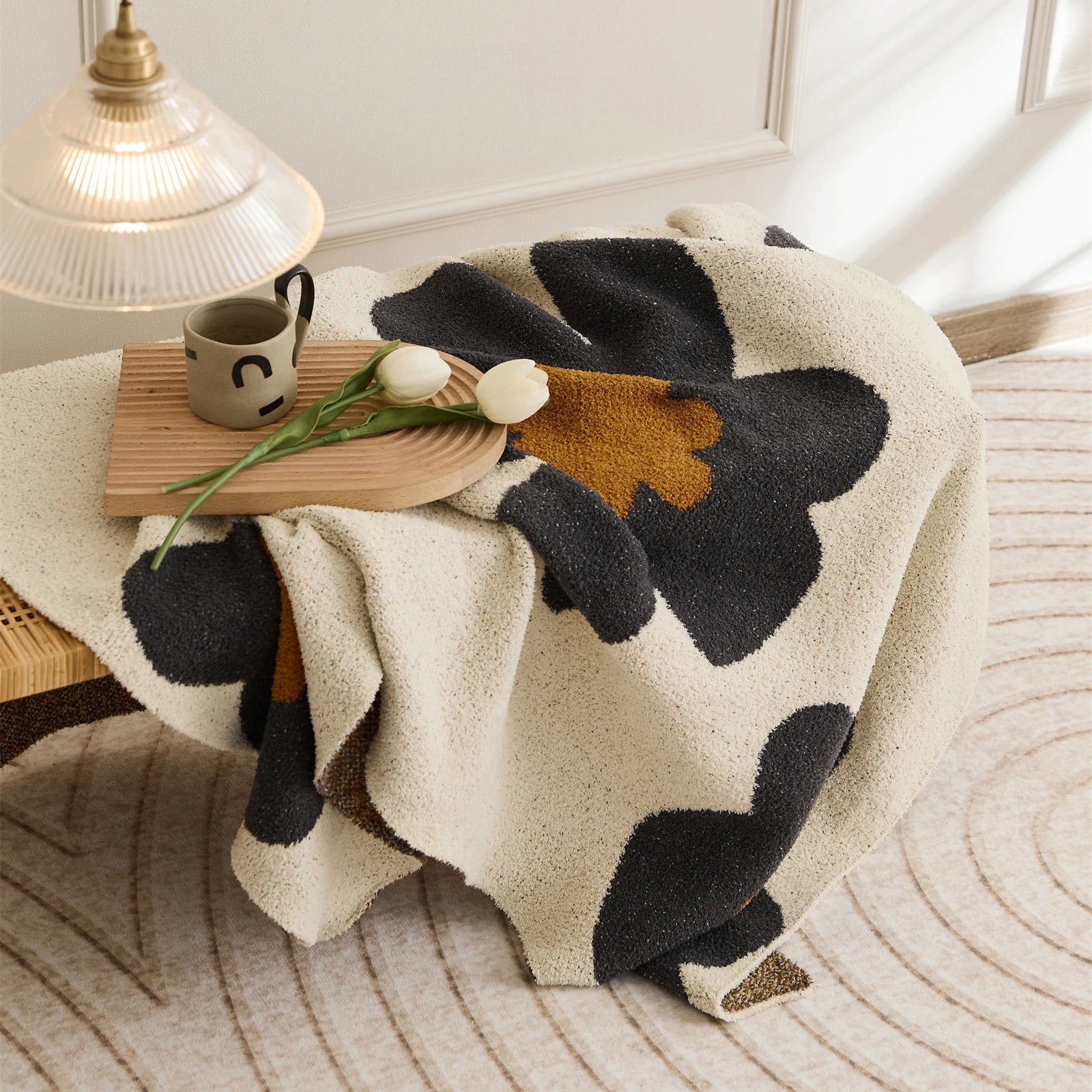 FloralSoft - Luxurious Microfiber Blanket for Ultimate Comfort