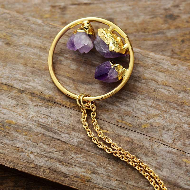 Evelyne Necklace – Elegant Pendant with Raw Amethyst