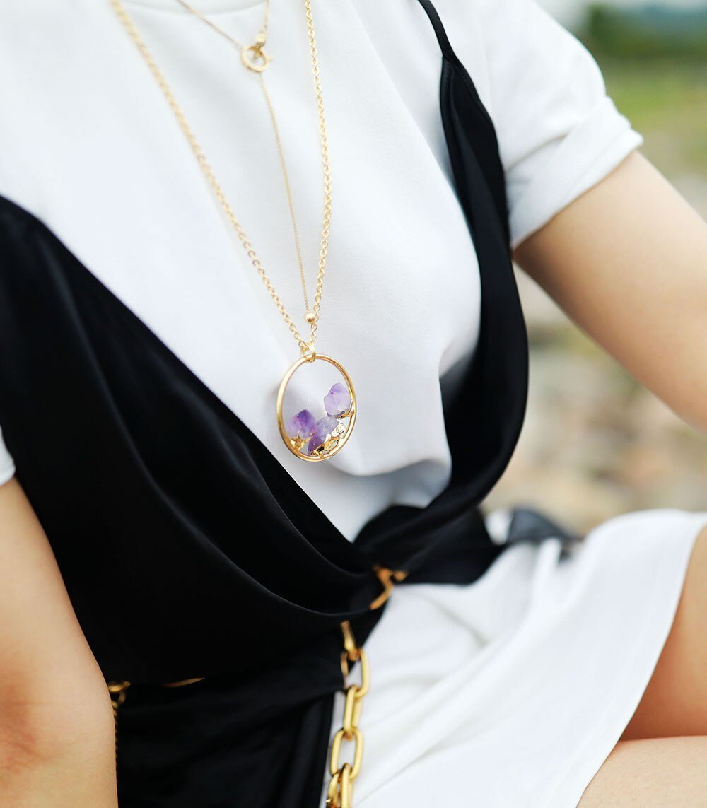 Evelyne Necklace – Elegant Pendant with Raw Amethyst