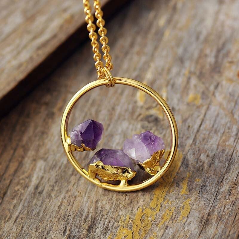 Evelyne Necklace – Elegant Pendant with Raw Amethyst