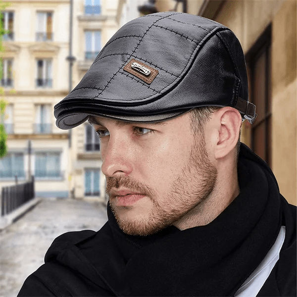LuxeStyle Beret – Timeless Elegance of Leather