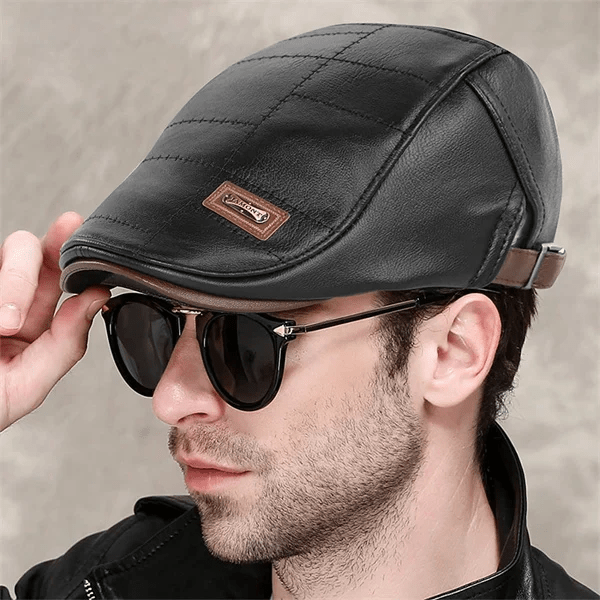 LuxeStyle Beret – Timeless Elegance of Leather