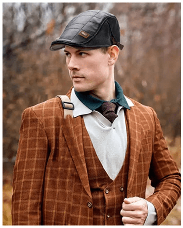 LuxeStyle Beret – Timeless Elegance of Leather
